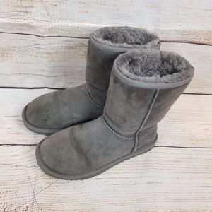 UGG | Classic Gray Short UGG Boots Size 5